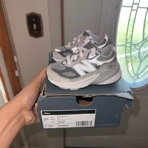 New Balance Gray Retro Sneakers with Suede Overlays